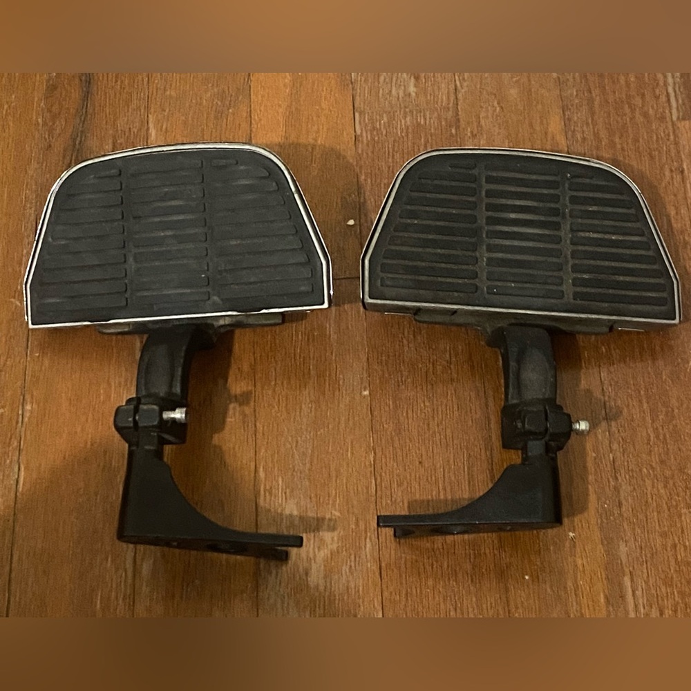 Harley Davidson Electra & Tour Guide passenger foot boards and mounting brackets